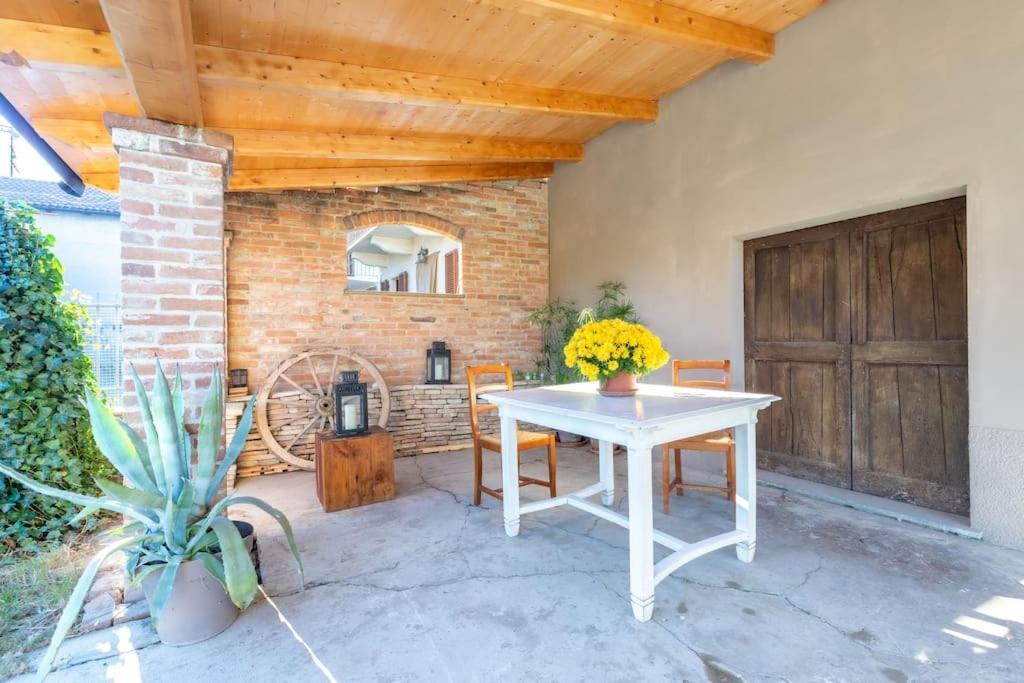 Villa Cascina Abbona - Cascina Storica A 15 Min. Da Alba Canove Exterior foto